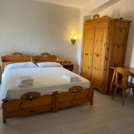 Al Faro , La Cinta ,san Teodoro Szálloda