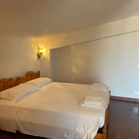 Hotel Al Faro , Spiaggia La Cinta ,San Teodoro Szálloda