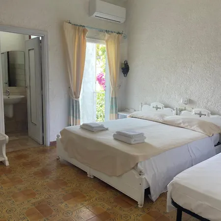 Hotel Al Faro , Spiaggia La Cinta ,San Teodoro