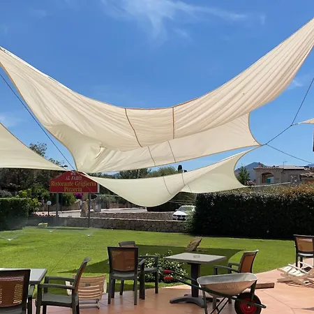 Al Faro , La Cinta ,san Teodoro מלון