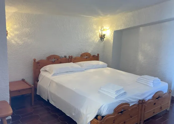 Al Faro , La Cinta ,san Teodoro 3*